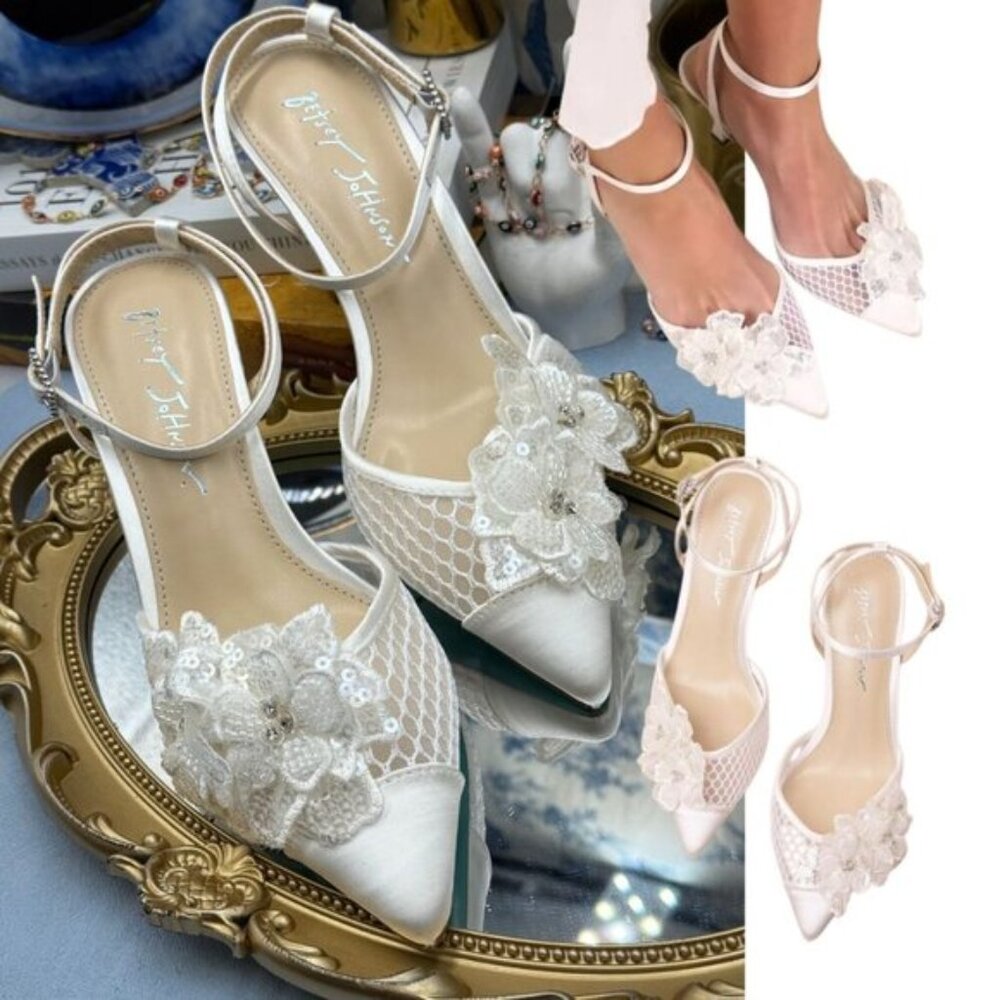 🆕 BETSEY JOHNSON 🧿 NWOB Susie Ivory Mesh Floral Embroidered Pump, Sz US 7 - Picture 1 of 15